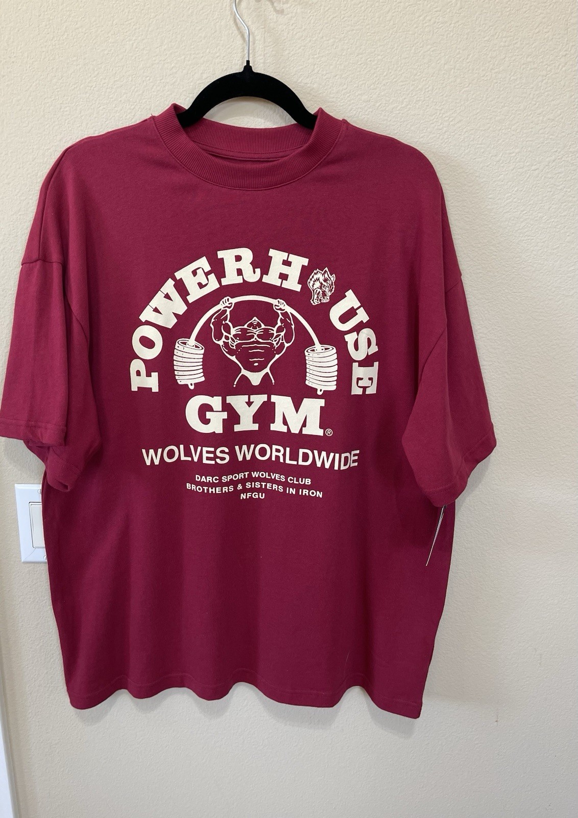 Darc Sport Powerhouse Wolves Worldwide Graphic Gym T-Shirt gallery