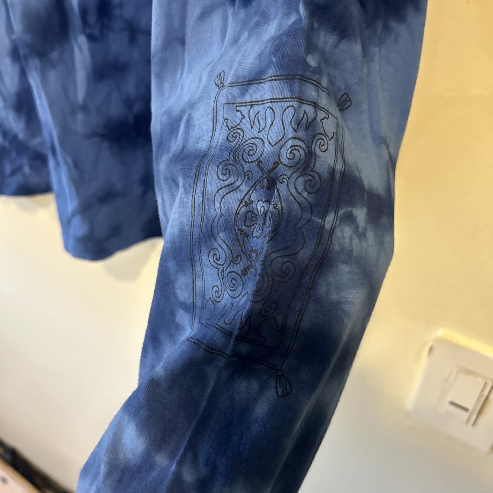 Disney Aladdin Balcony Scene Tie-Dye Blue Long Sleeve T-Shirt Medium gallery