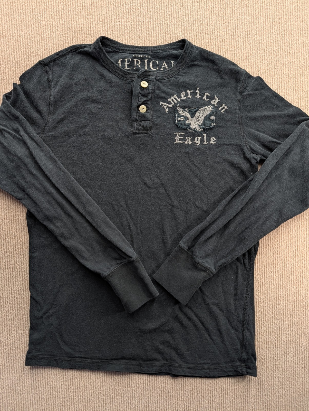 American Eagle Outfitters Men's Graphic Logo Henley T-Shirt Black S/P Athletic gallery