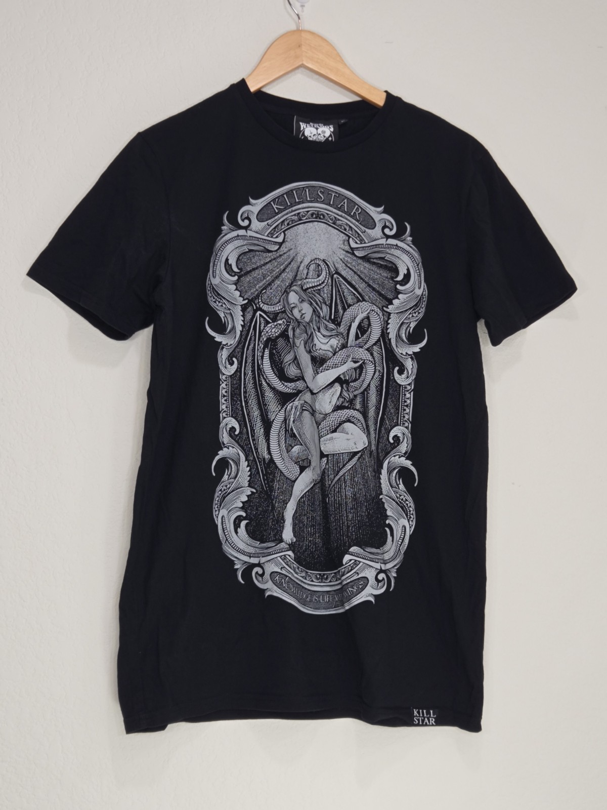 KILLSTAR Printed Graphic T Shirt Snake Wrapped Around Woman Size L Mens