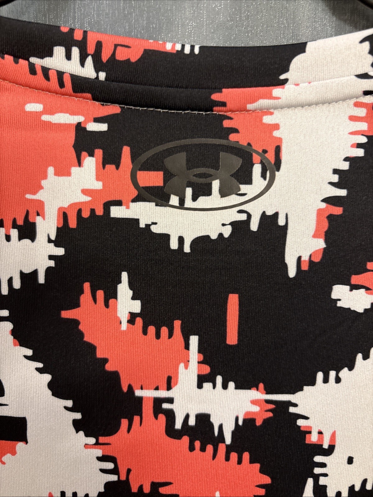 Under Armour HeatGear Tech Tee Mens XXL Red Black White Camo Athletic Shirt gallery