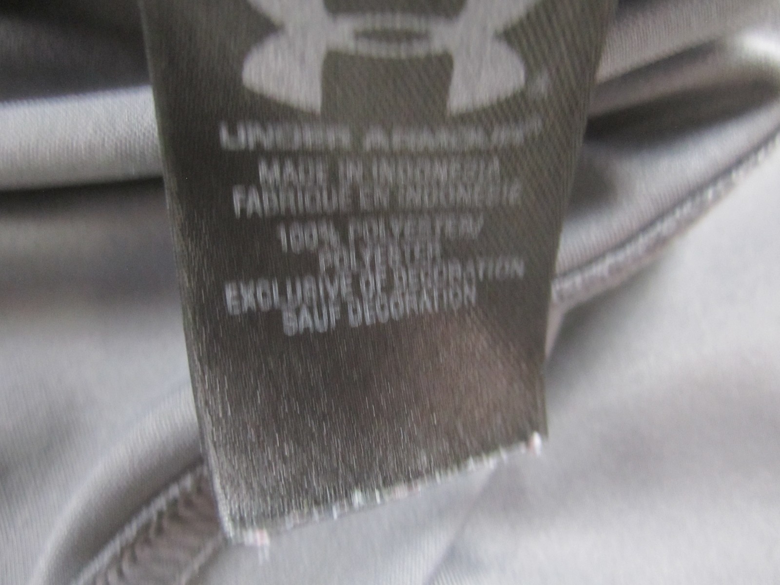 Under Armour Shirt Mens Small Gray Run Running 1/4 Zip Pullover Long Sleeve gallery