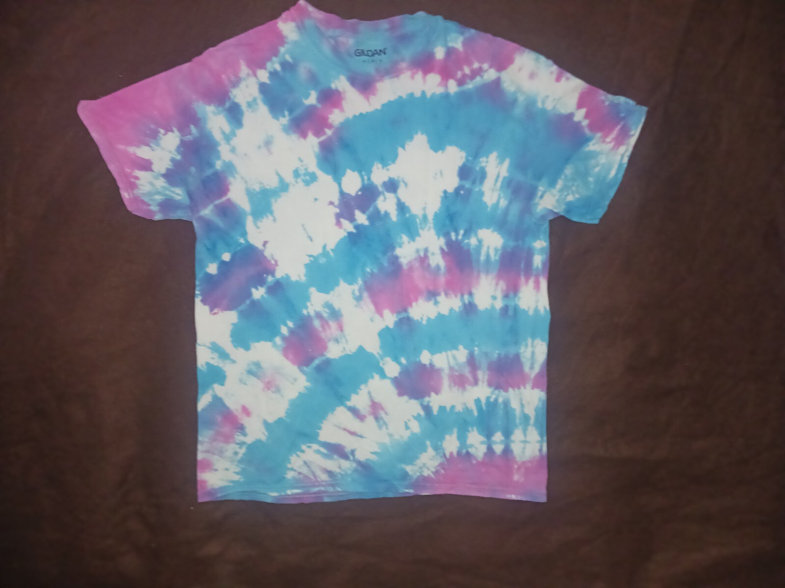 Tie-Dye Gildan brand Multi-Colorful Fashionable 100% Cotton T-Shirt Size Medium. gallery