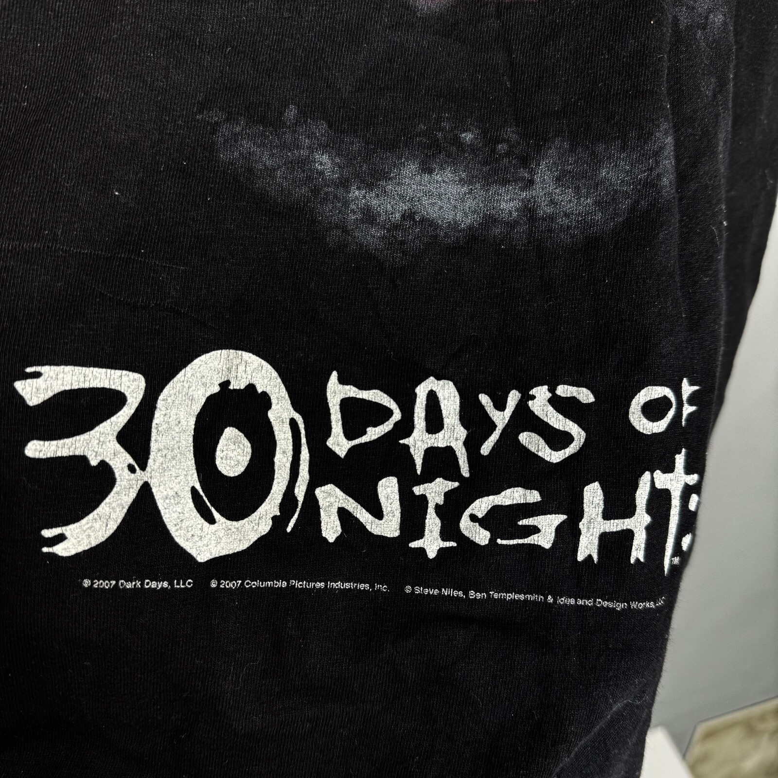 RARE 30 DAYS OF NIGHTS 2007 SHIRT BY GENTLE GIANT TEE MOVIE PROMO SIZE L gallery