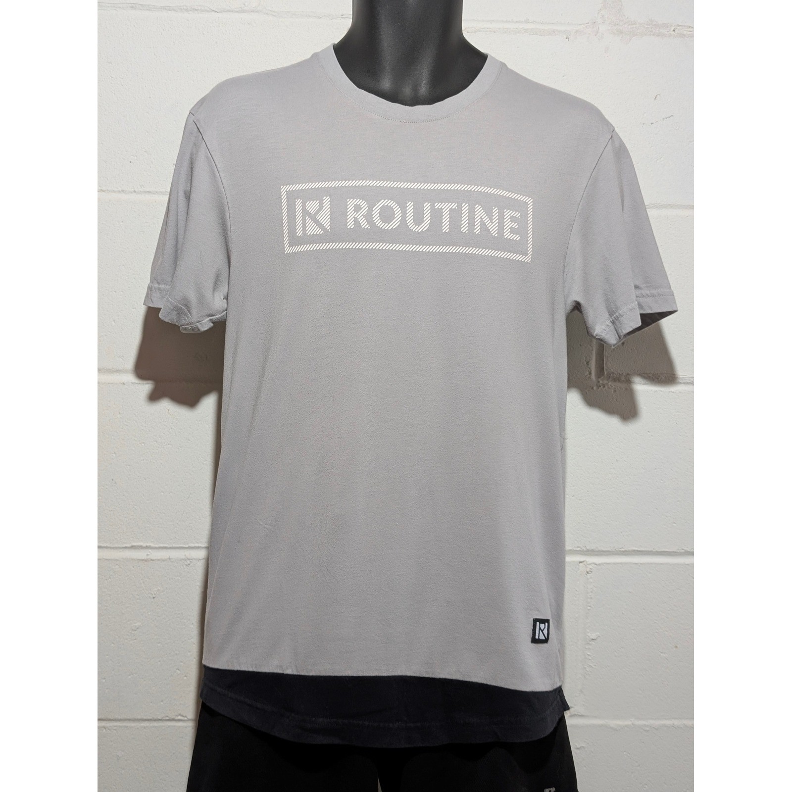 Routine Mens Athletic Gray Graphic T Shirt Short Sleeve Casual Crew Neck Medium gallery