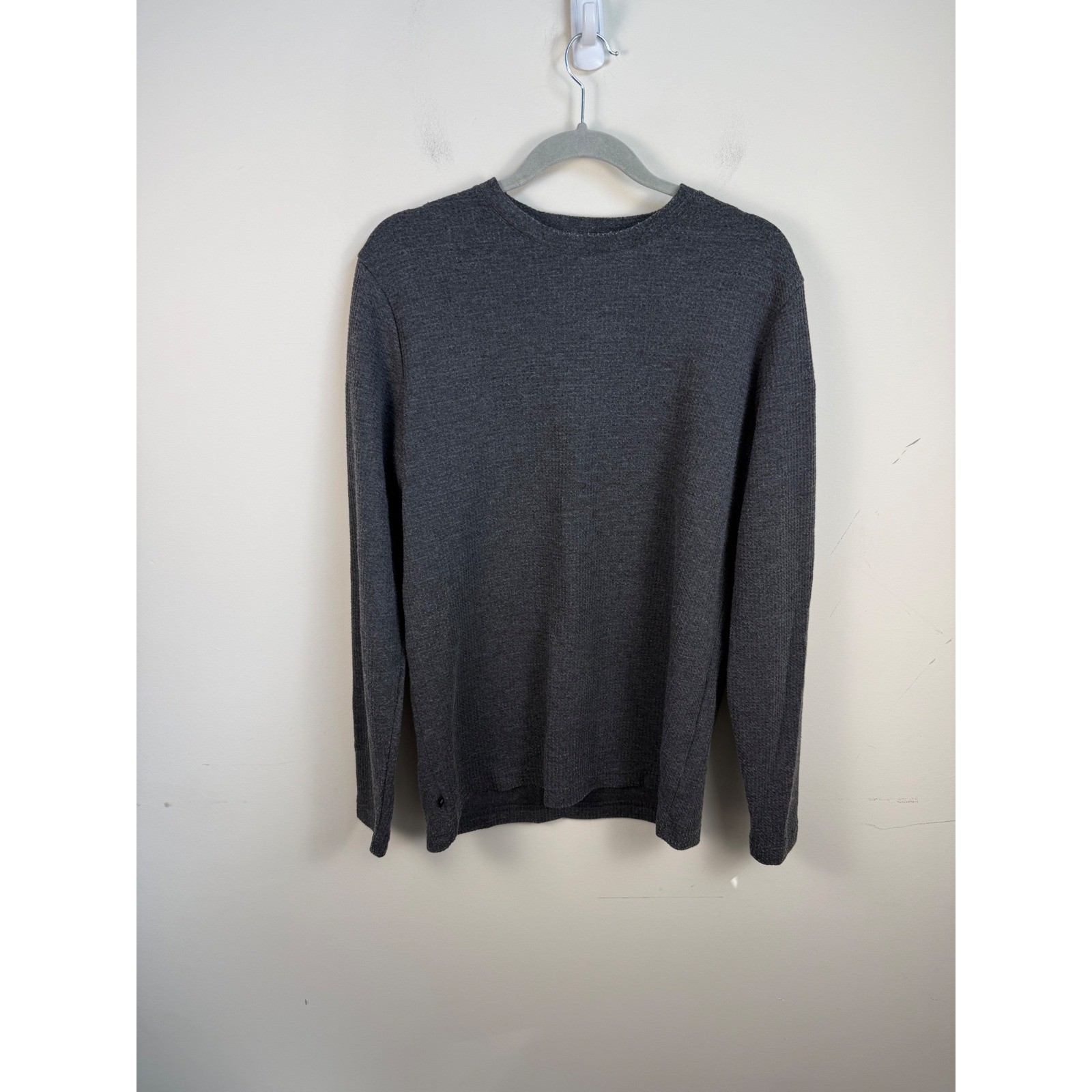 TravisMathew Cloud Waffle Thermal Golf Shirt 1MW447 gallery