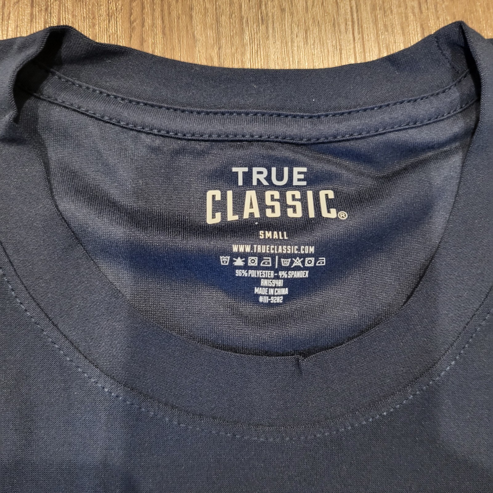 2 True Classic Men's Short Sleeve Shirt Active Polyester/Spandex Navy Blue Small gallery