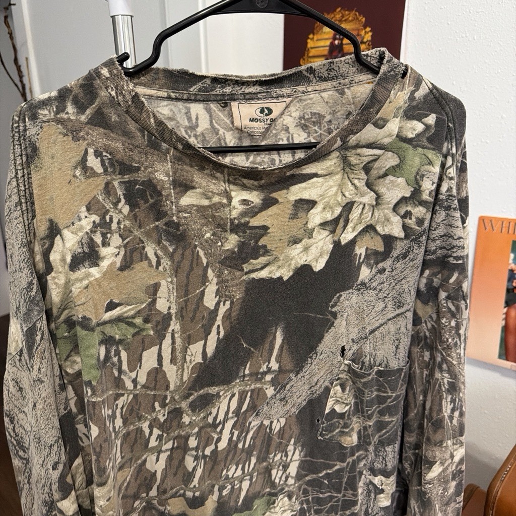 Mossy Oak Men’s Camo Long Sleeve Crew Neck Cotton Knit Pocket T-Shirt XL