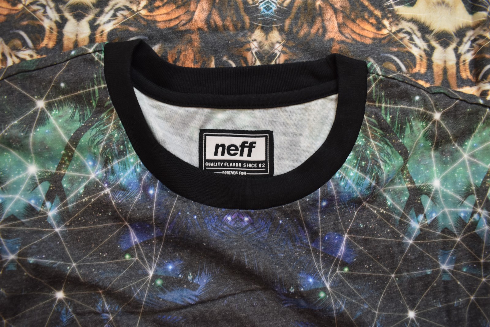 Neff Tiger Storm All Over Print Mens Shirt NWT Large gallery