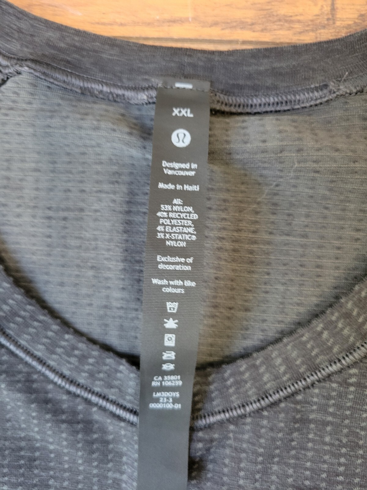 LULULEMON Men's Metal Vent Tech Graphite Gray Black Long Sleeve Shirt sz XXL 2X gallery