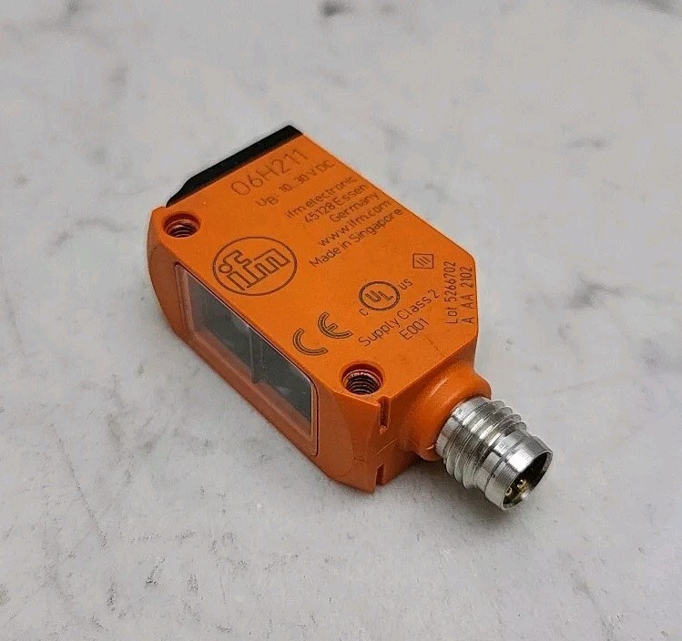 Ifm O6H211 Diffuse Reflection Sensor with Background Suppression 10-30 Vdc Used