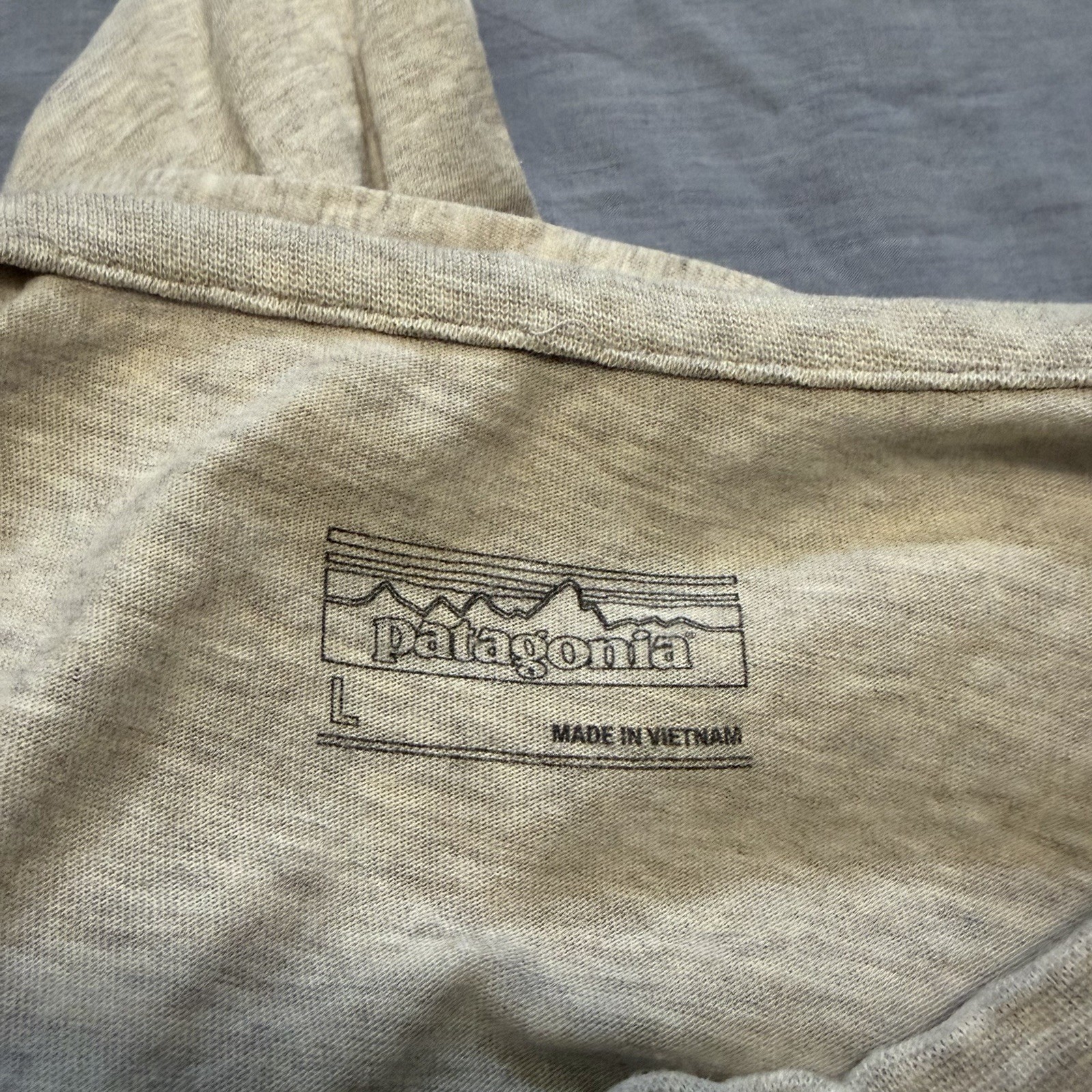 Patagonia Shirt Mens Large Beige Long Sleeve Daily Henley Organic Cotton Hiking gallery