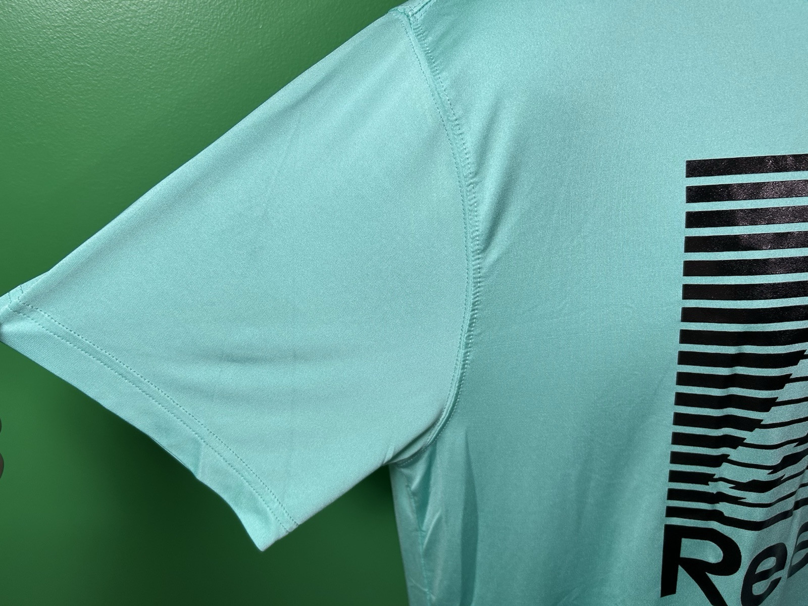 REEBOK Spellout T-Shirt Large Turquoise Polyester/Spandex Lightweight NICE!! gallery