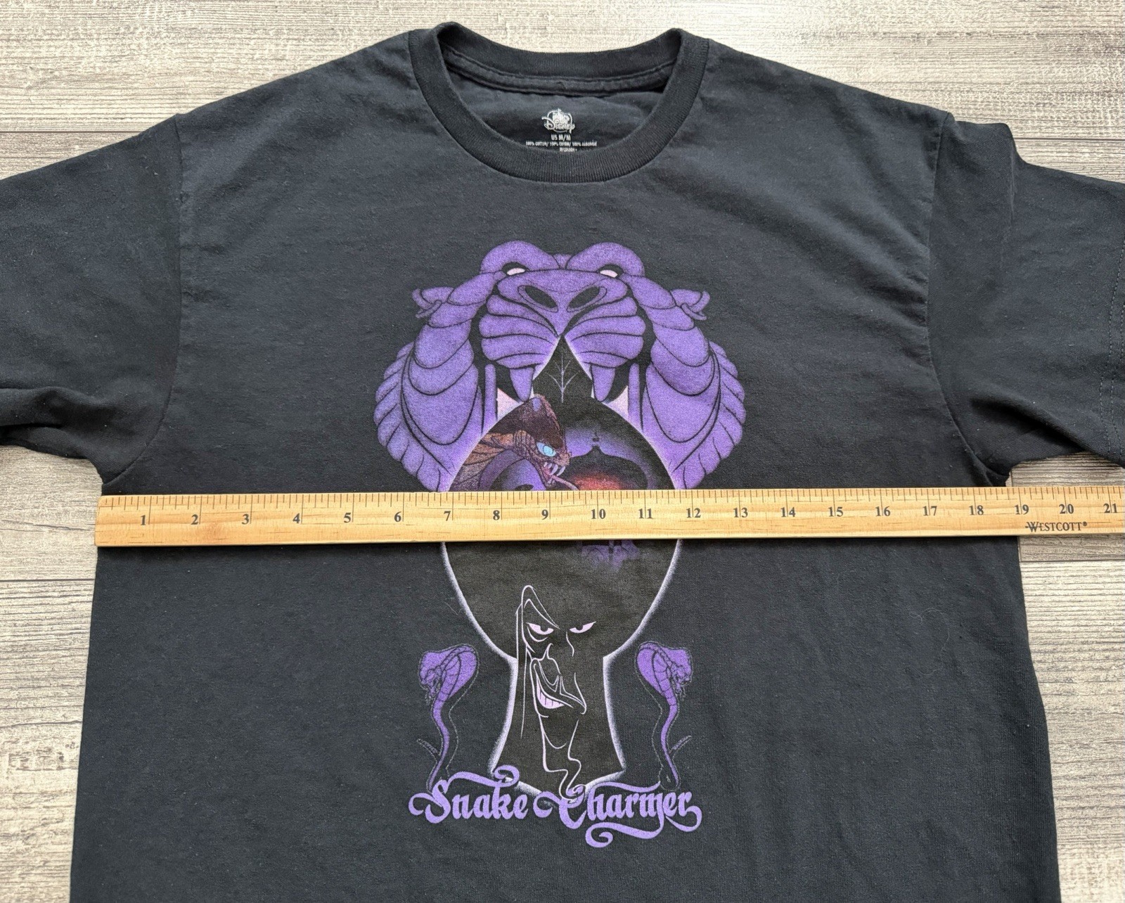 Disney Aladdin Movie Shirt Adult Medium Snake Charmer Jafar Cave Of Wonders gallery