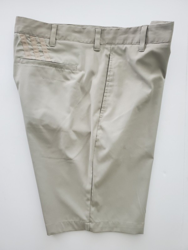 B) Adidas Shorts Performance Golf Sports Beige Sz 32 x 9″ Shirt Gripper