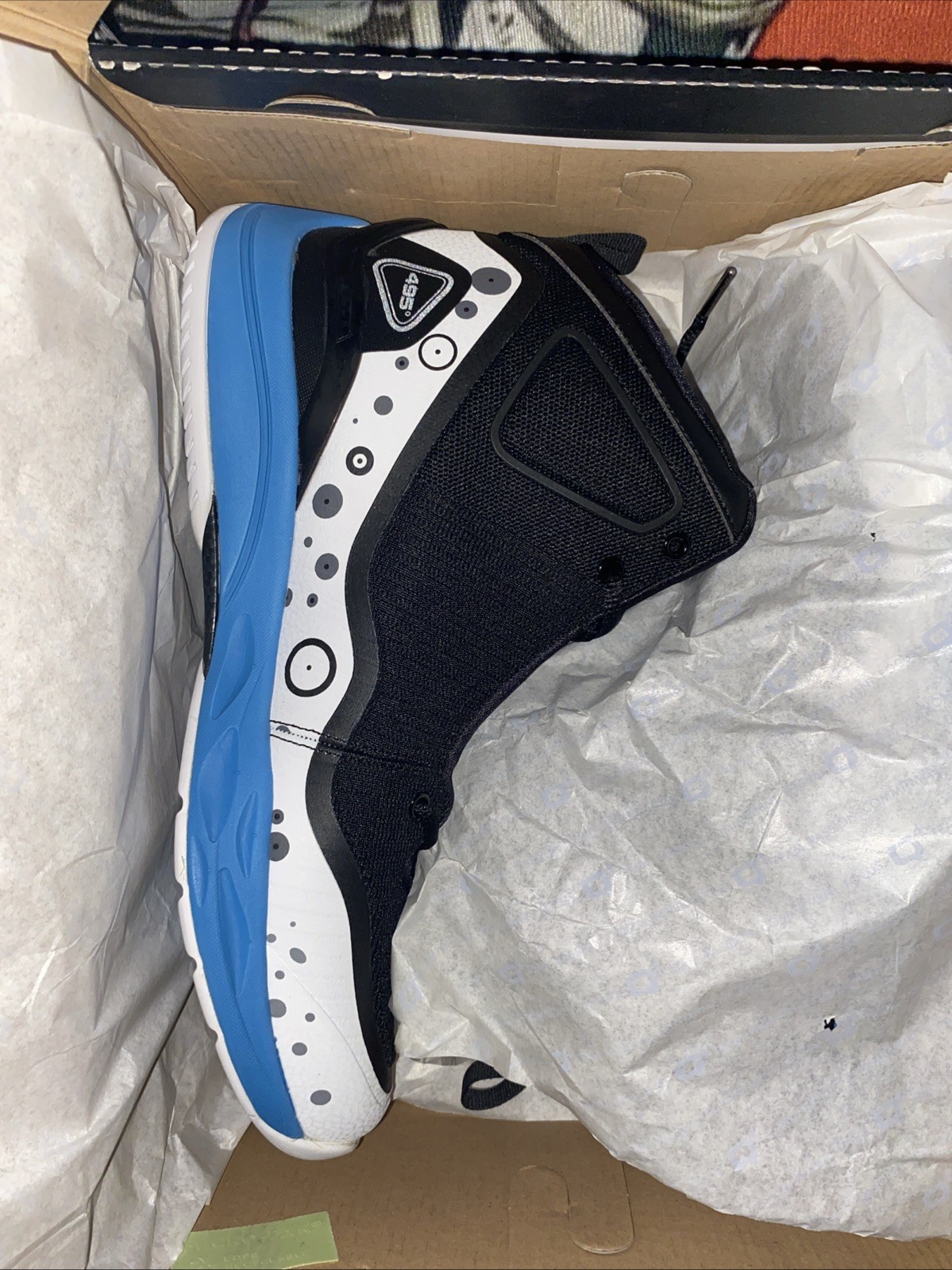 Q4 Sports White Aster Basketball Sneakers Size 11.5