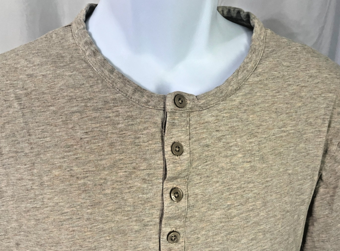 🏔️ Patagonia Men’s Cream Flecked Long Sleeve Henley T-Shirt Medium M EUC 🌿