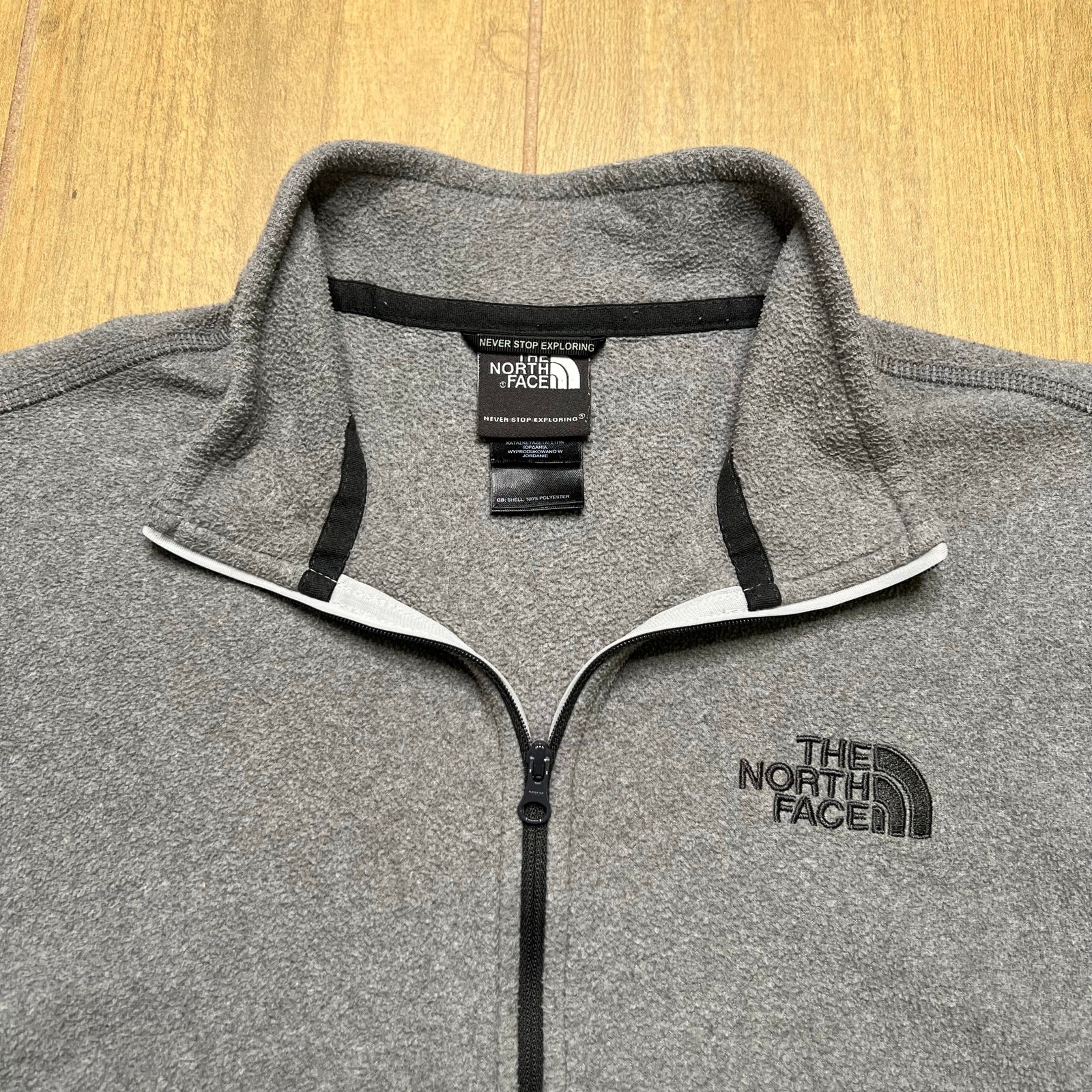 The North Face gray 1/4 zip lightweight pullover fleece jacket Men Sz M gallery