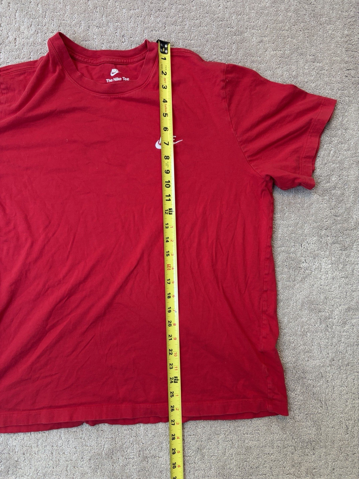 Nike Men’s Sportswear Club T Shirt Red Size XL gallery