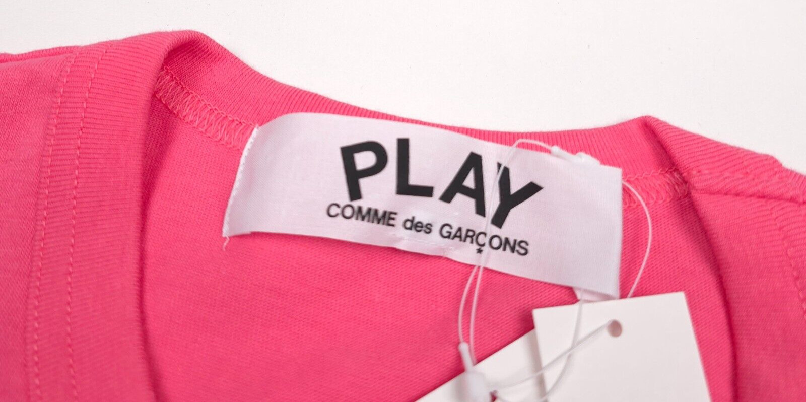 PLAY Comme Des Garcons T-Shirt Mens Small Pink Embroidered Heart Japan AZ-T272 gallery