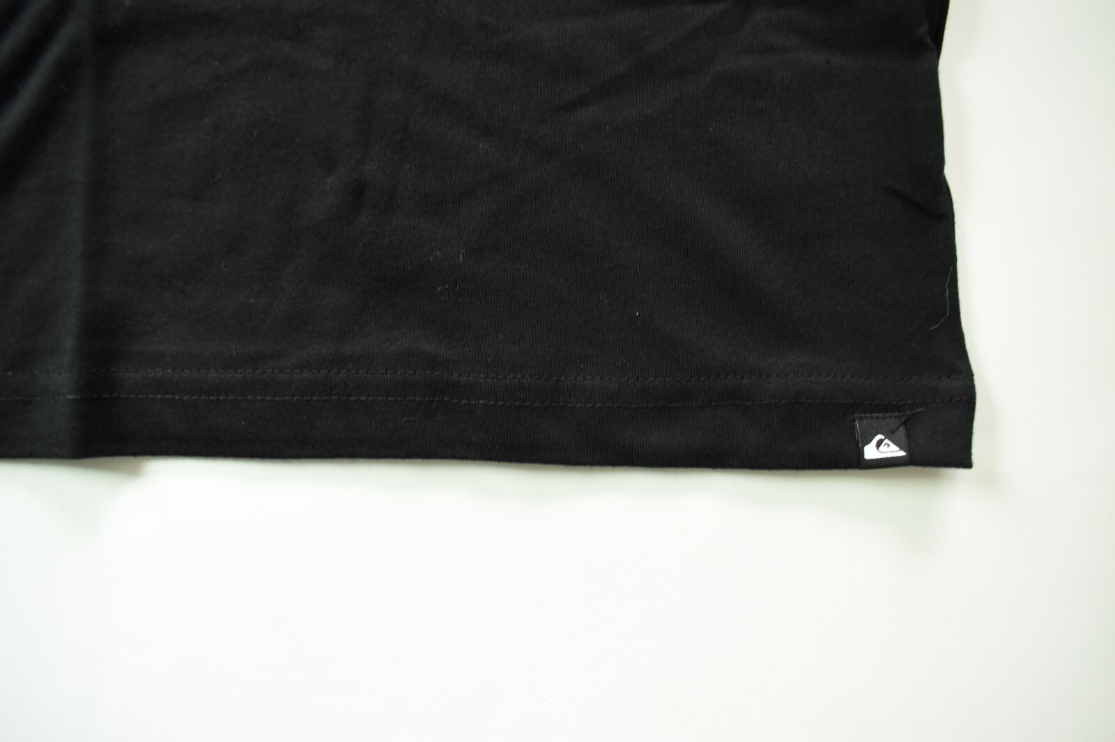 Men's SMALL *QUIKSILVER* SHORT SLEEVE T-SHIRT *Black w/Yellow & White* gallery