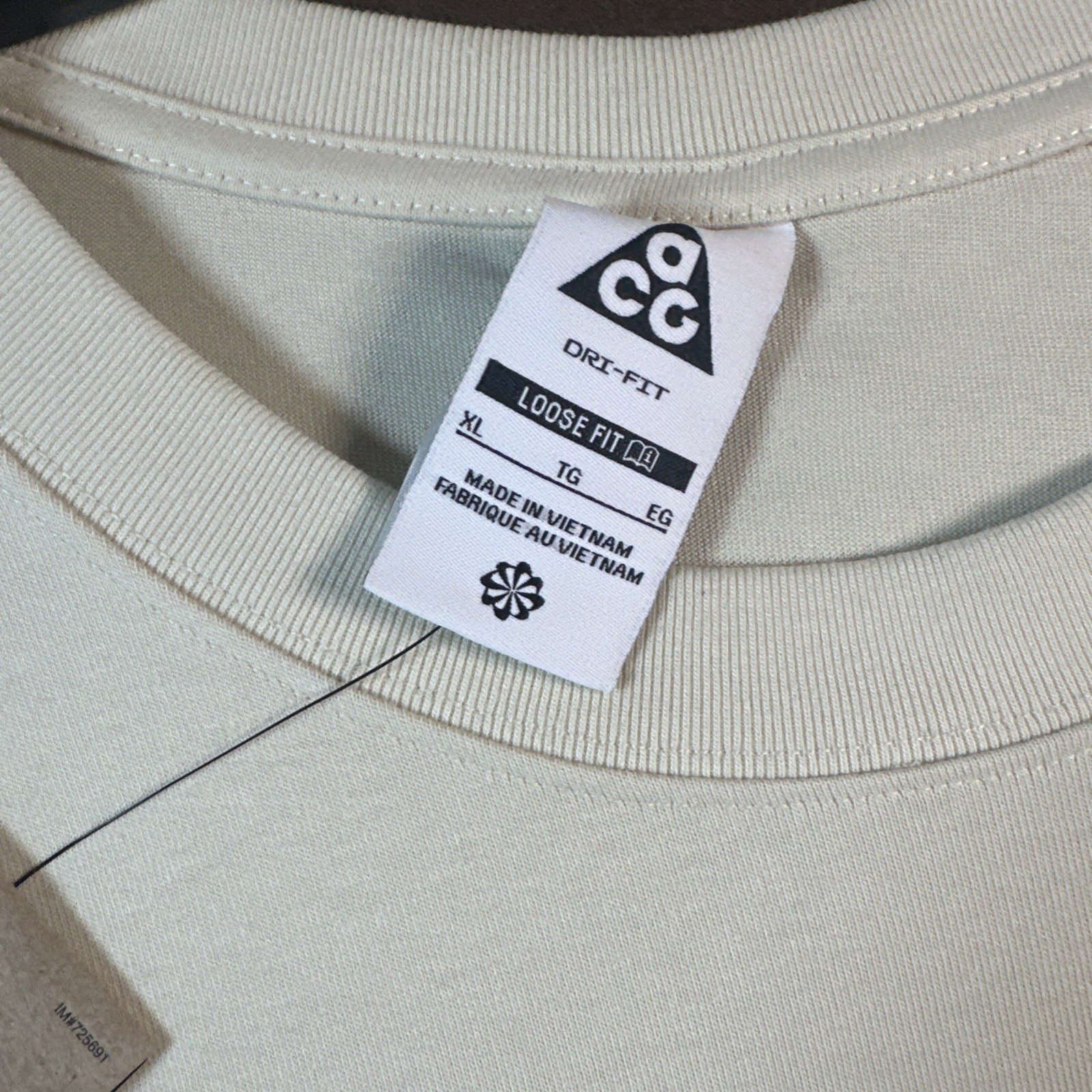Nike ACG Loose Dri-FIT Alien Beige Graphic T-Shirt Men XL HV2168-229 gallery