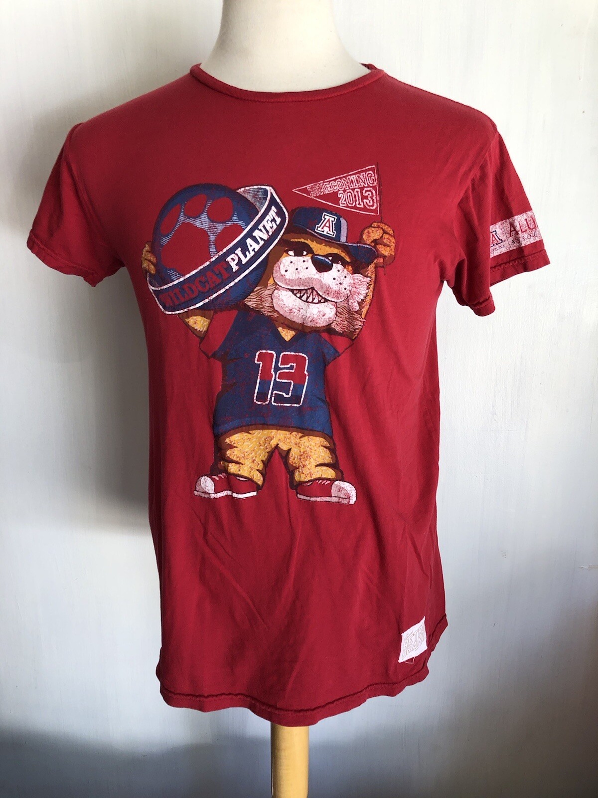 ARIZONA WILDCATS (2013) Official Alumni Homecoming Retro Brand T-Shirt Sz Small gallery