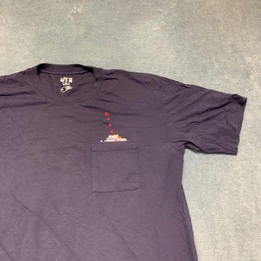 Uniqlo T-Shirt Mens Medium Navy Blue Cotton Work Graphic Casual Everyday Wear gallery