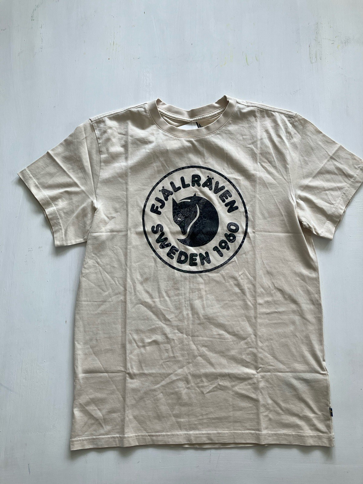 Fjallraven T Shirt Mens Small Fox Logo Cotton Outdoors Hiking gallery