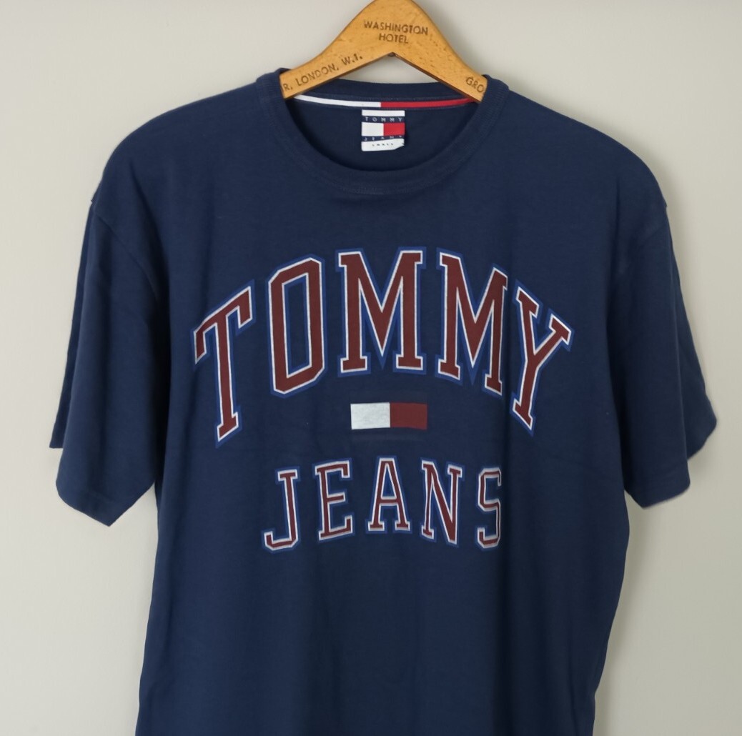VINTAGE RETRO 80s 90s BLUE TOMMY JEANS BRIGHT BOLD FESTIVAL SPORTS T SHIRT TOP gallery