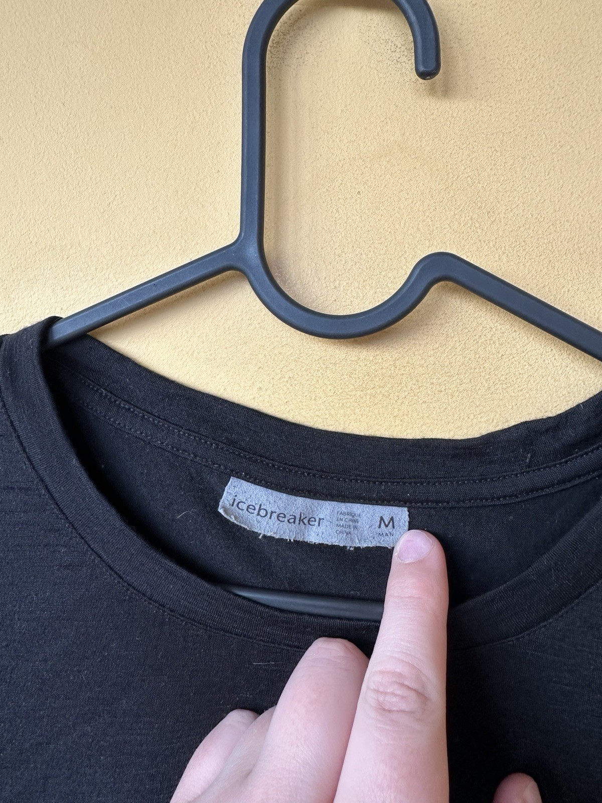 Men's ICEBREAKER Merino Wool Nylon Printed T-Shirt Size M Black gallery
