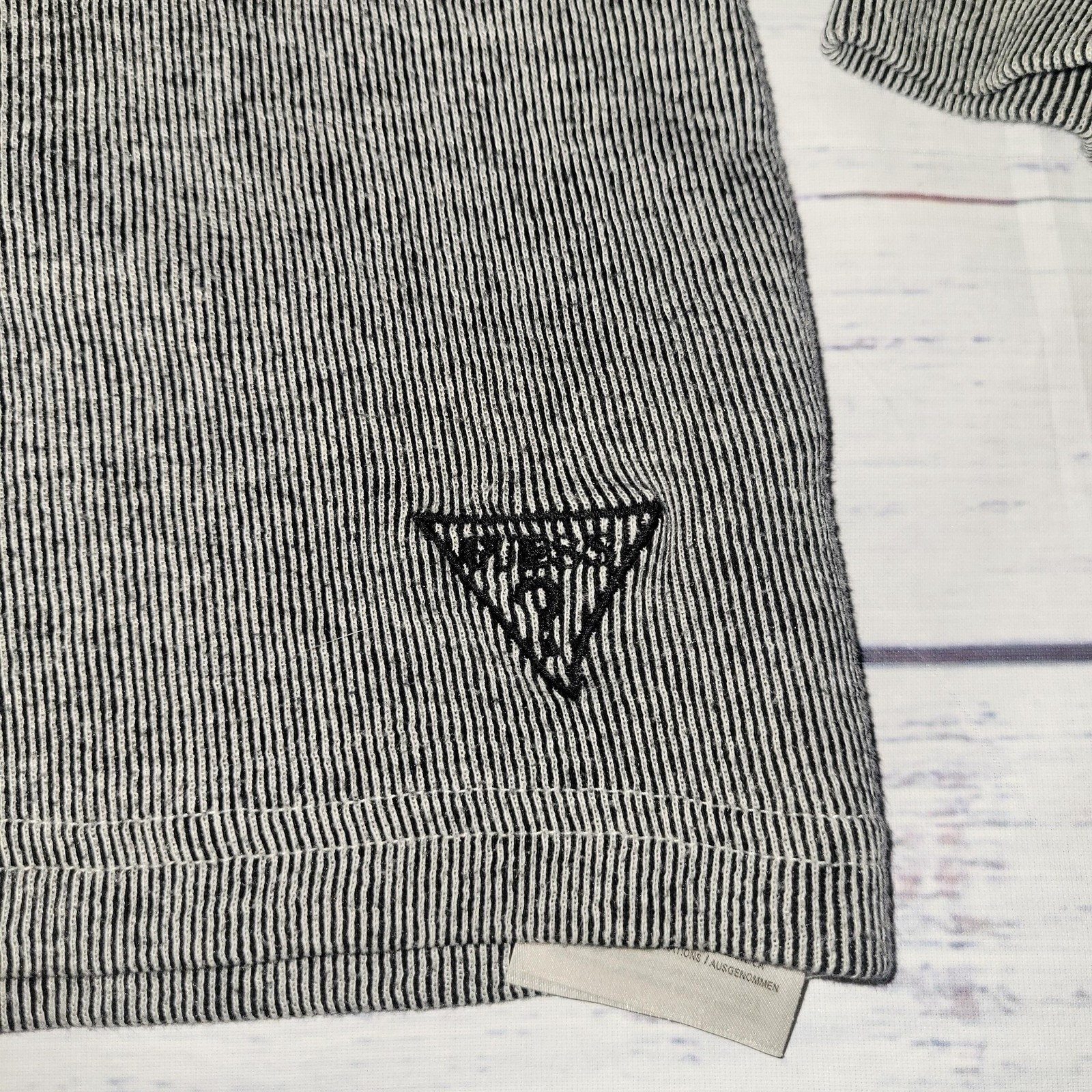 Guess Henley Shirt Mens Medium Gray Black Thermal Waffle Knit Long Sleeve FLAW gallery