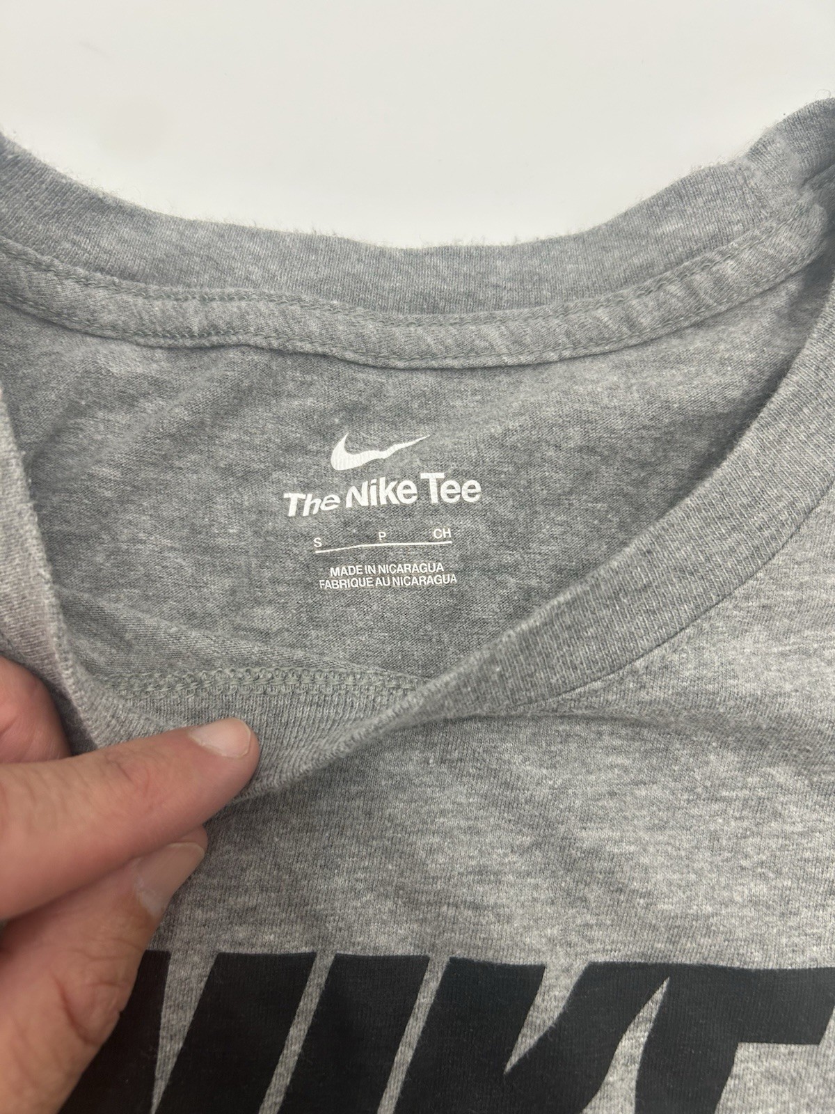 Nike The Nike Tee Men’s S Gray Crew Neck Short Sleeve Graphic Logo T-Shirt gallery