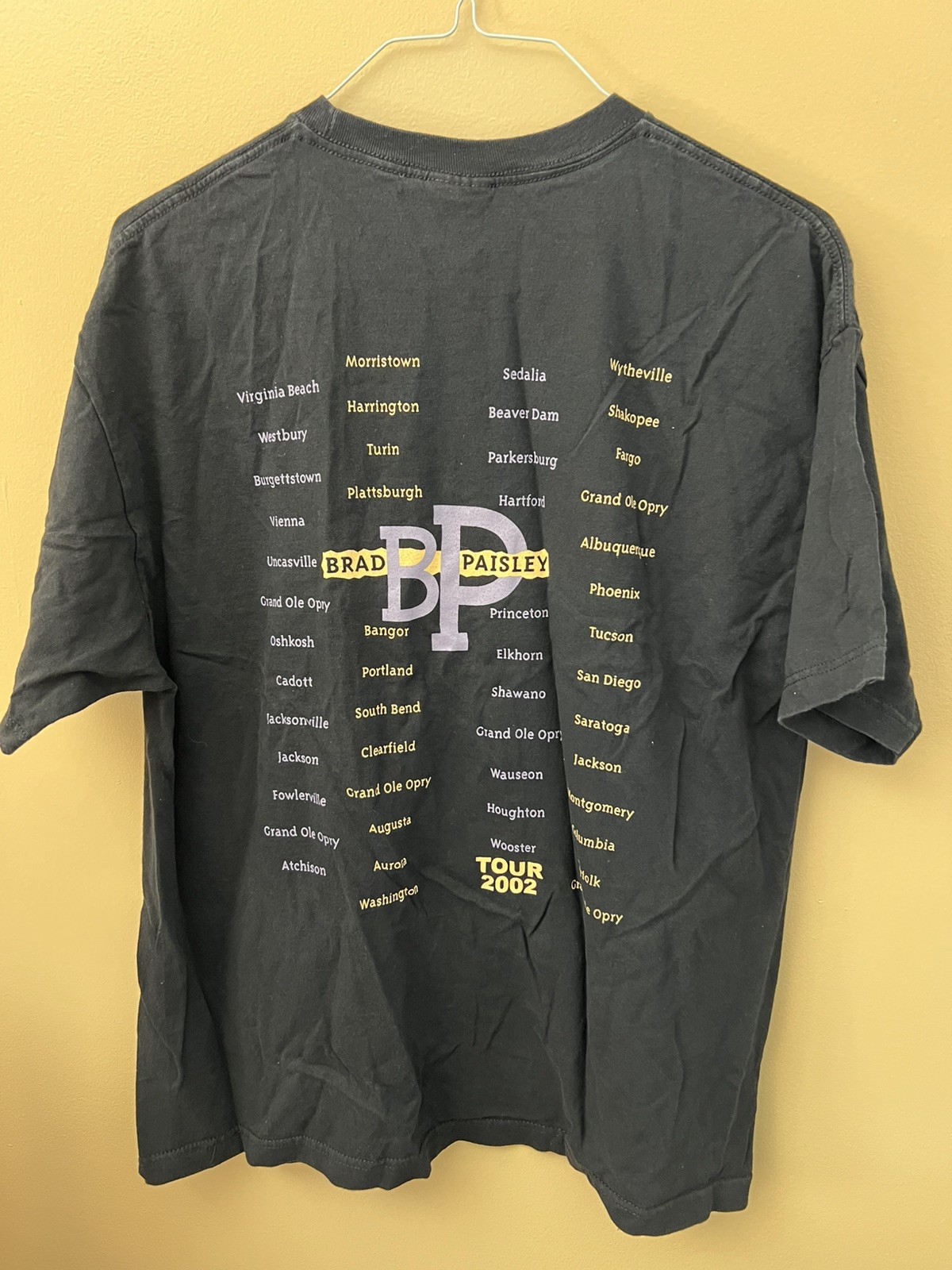 Vintage 2000 Brad Paisley Tour Graphic T Shirt Size XL gallery