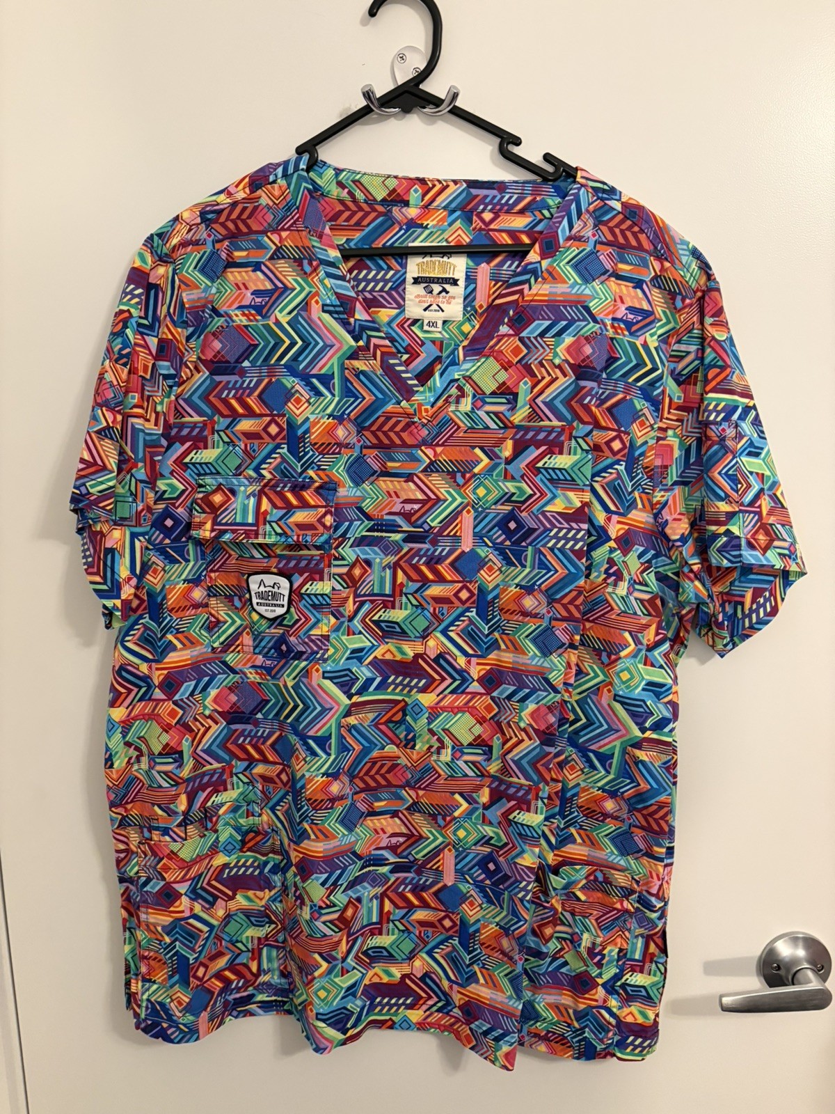 TradeMutt Wheres Wallaby Unisex 4XL Scrub Top TIACS gallery