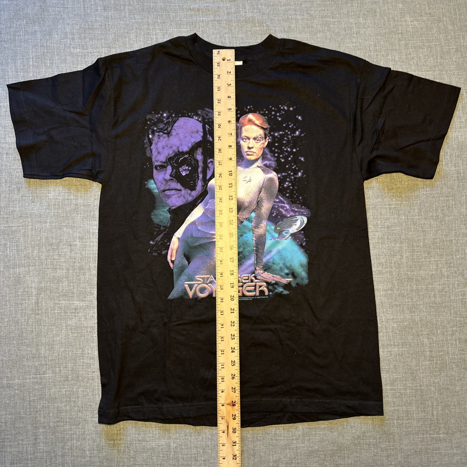 Vintage 1997 Star Trek Voyager Seven Of Nine Shirt Men's L Town Champ gallery