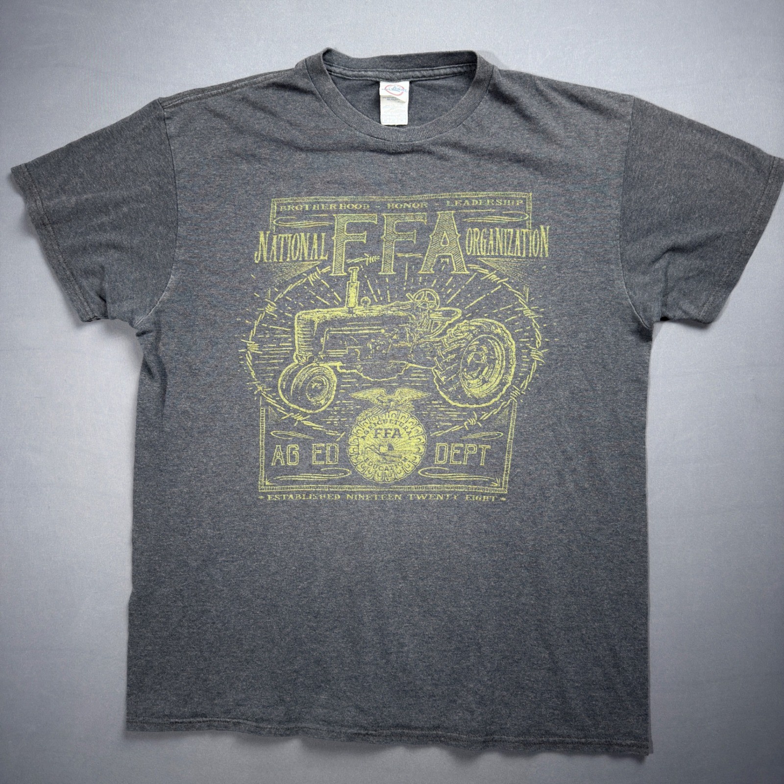FFA VTG Delta Pro Weight T-Shirt Tractor Graphic Tee Agriculture Mens Size M gallery