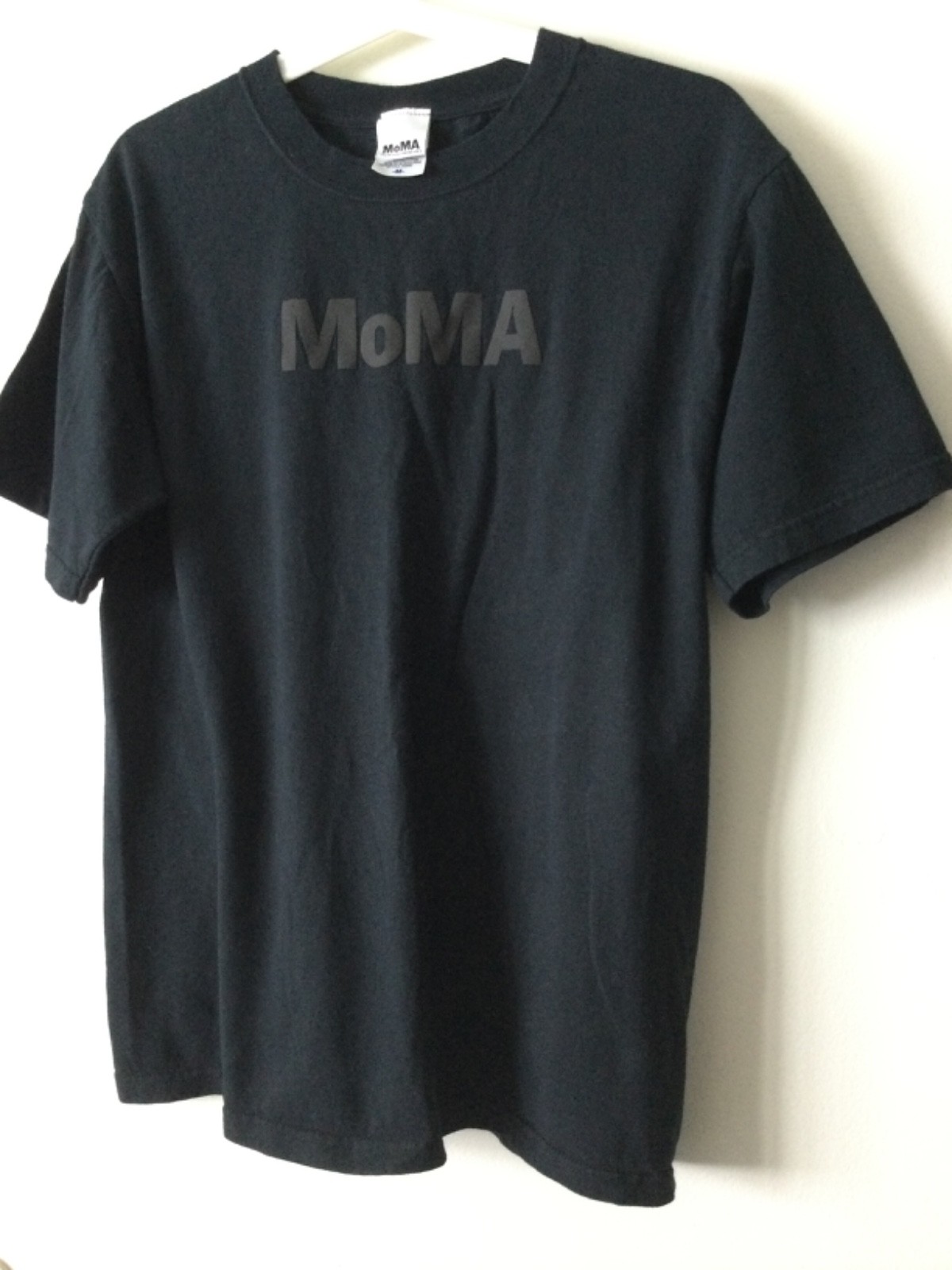 MoMA T-Shirt Top Black Graphic Logo Short Sleeve Boxy Cotton Women's Size Medium gallery