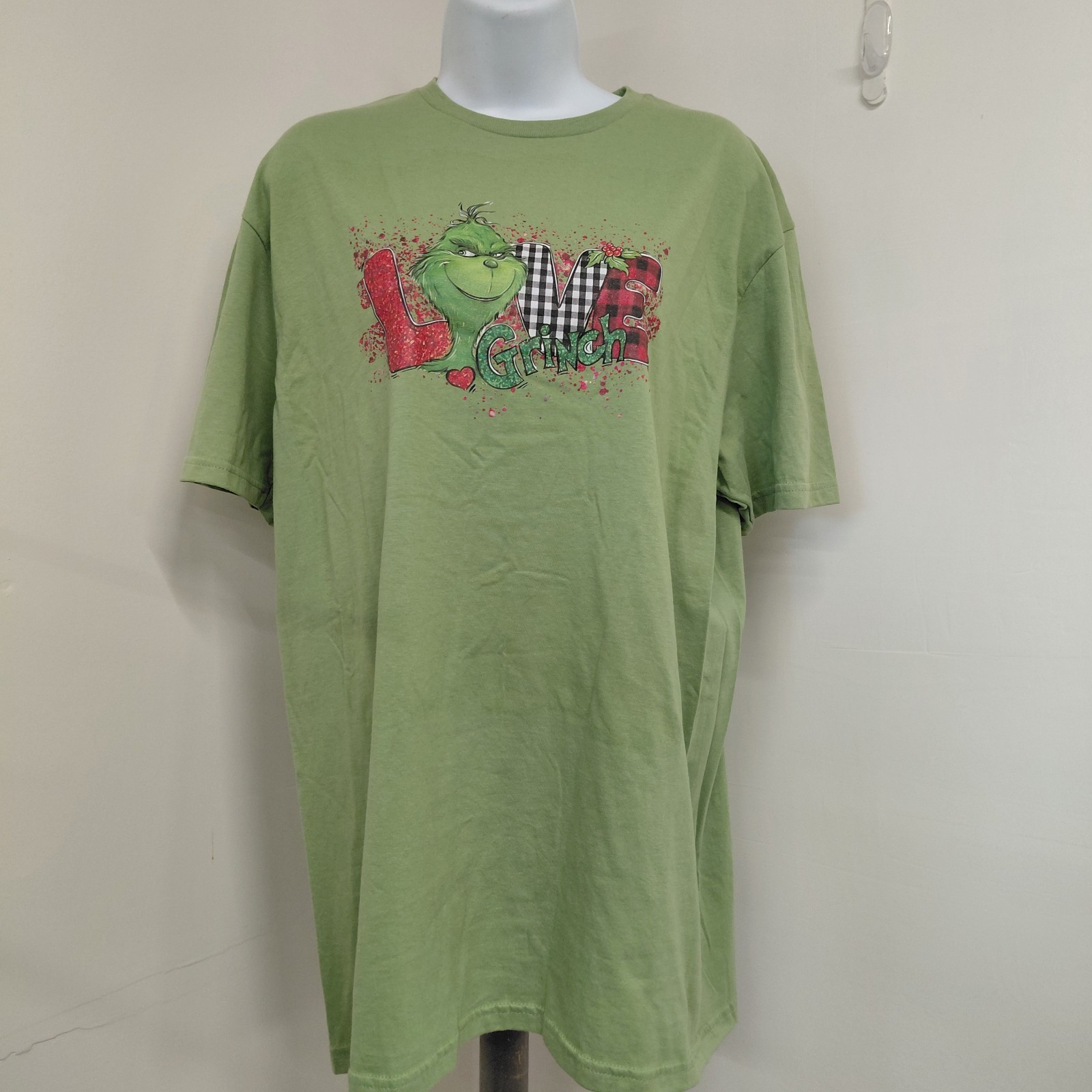 Grinch Love T-Shirt Women's Size Large Green Short Sleeve Crewneck Christmas 🎄 gallery