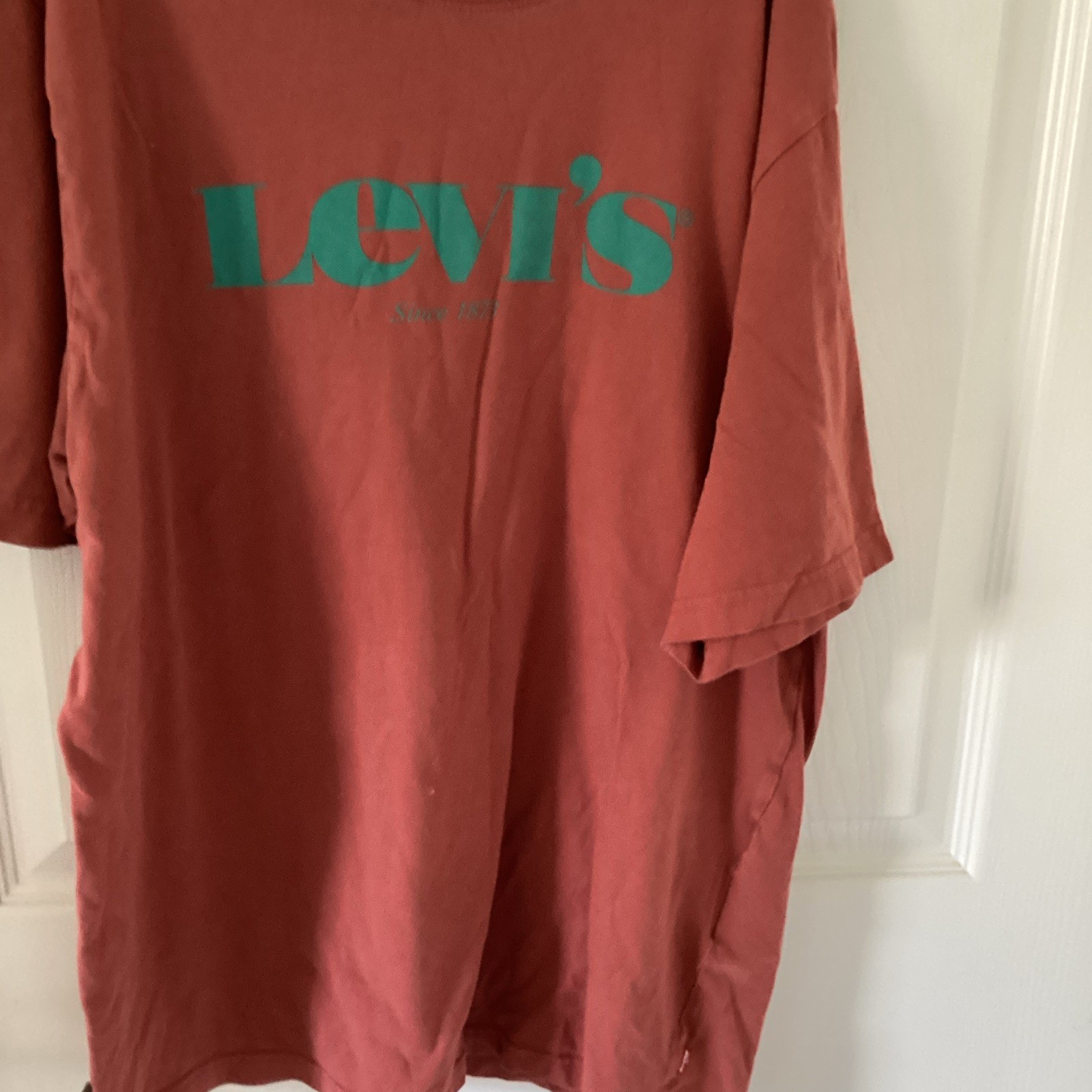 Levi's Relaxed Fit Logo Graphic Crew Neck T-Shirt Mens Red/Green Sz S gallery