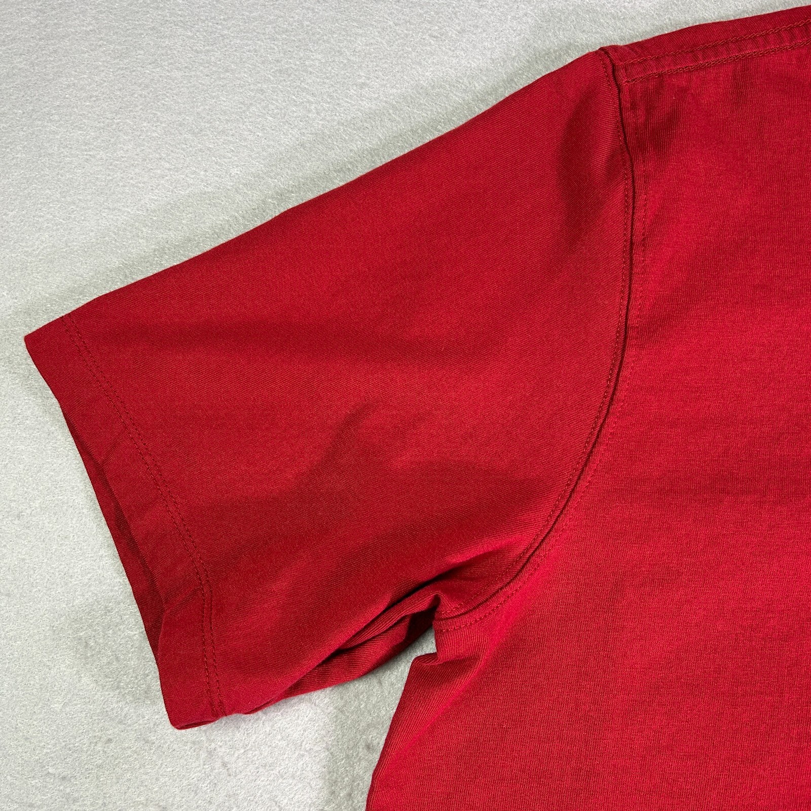 Sun Day Red Tiger Woods Men's Medium T-Shirt Red SDR Embroidered Logo Cotton gallery
