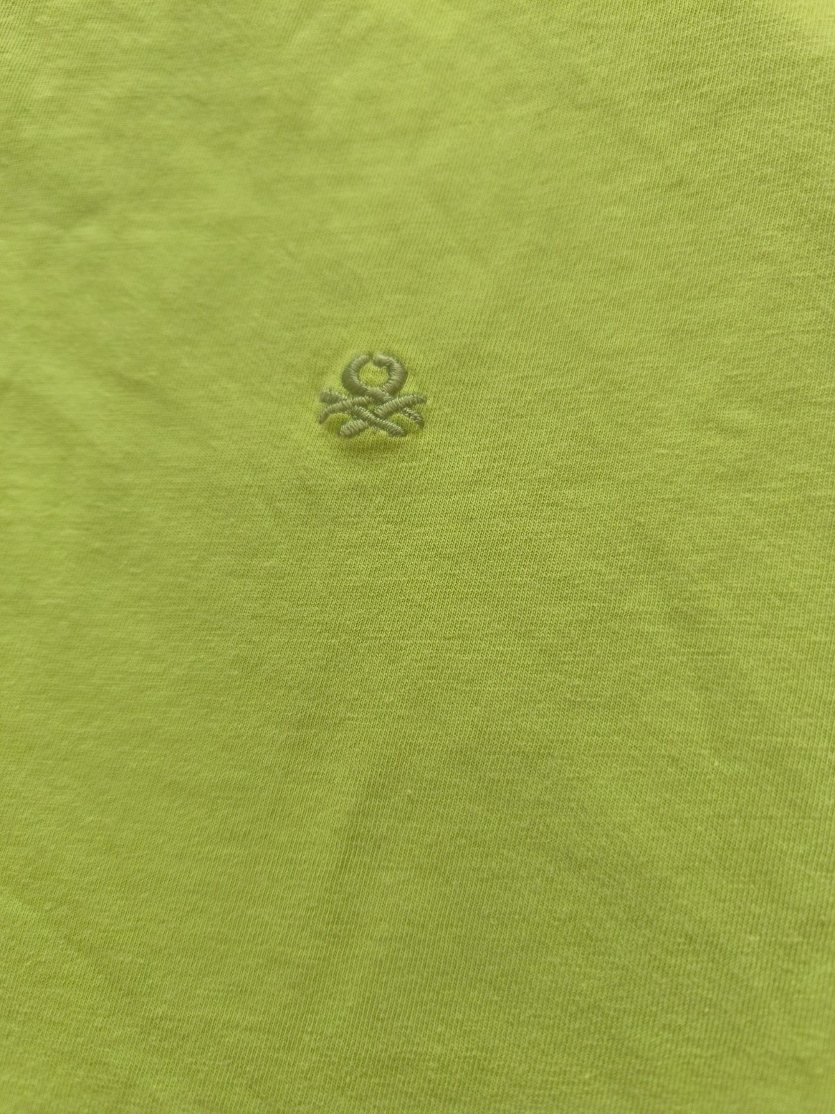 Vintage y2k united colors of Benetton Italy apple green crew neck shirt xl gallery