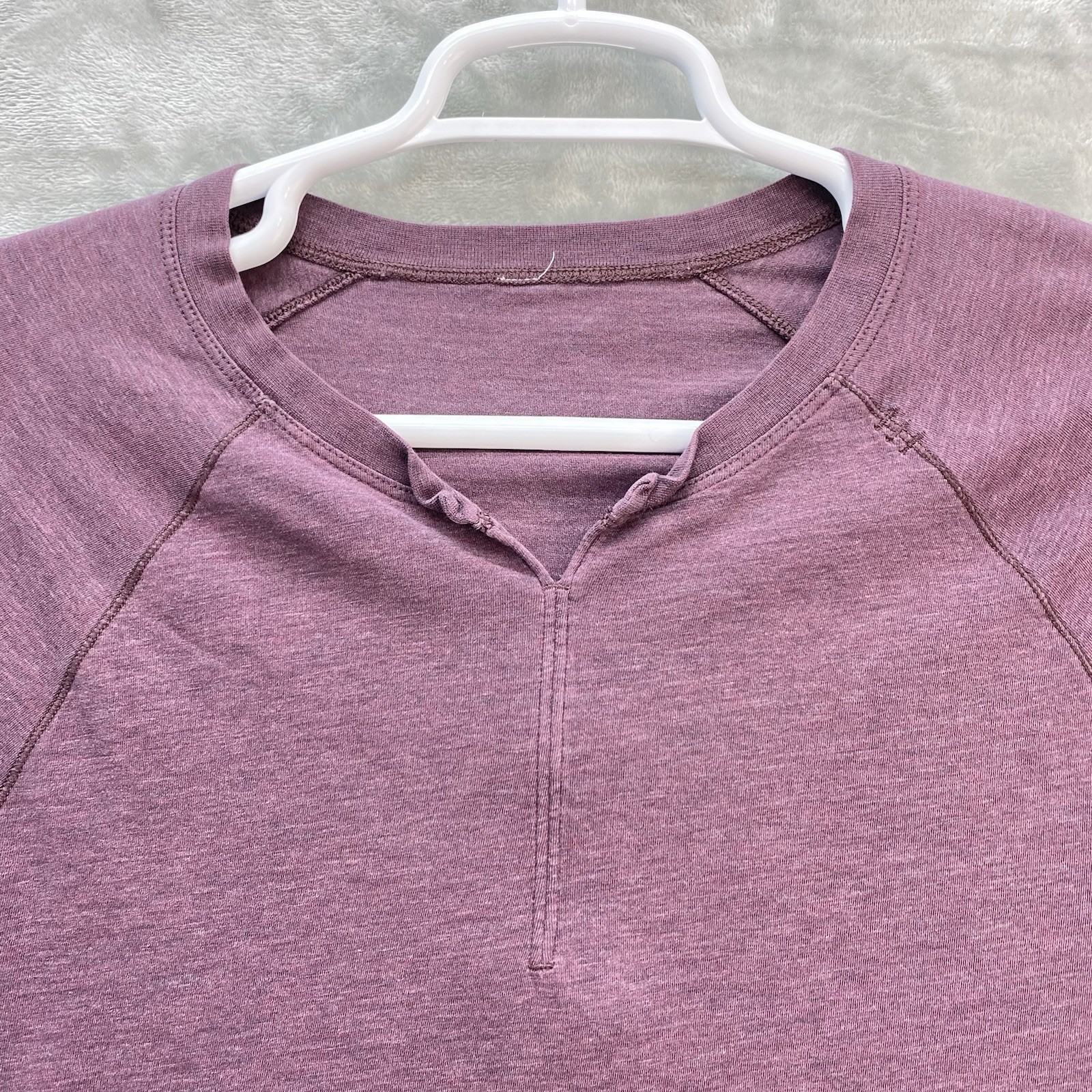 Lululemon Shirt Men m-L Bodhi Long Sleeve Split Neck Raglan Sleeve Heathered gallery