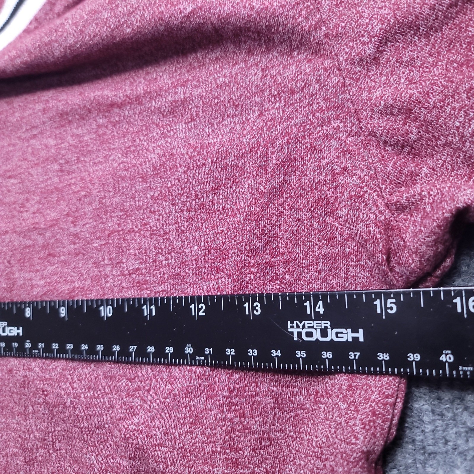 Massive T-Shirt Small Maroon Heathered V-Neck Contrast Trim Short Sleeve Tee gallery
