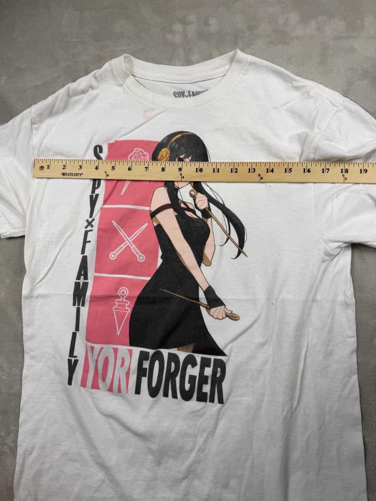 Spy x Family Yor Forger White T-Shirt Medium Anime Manga Adult gallery
