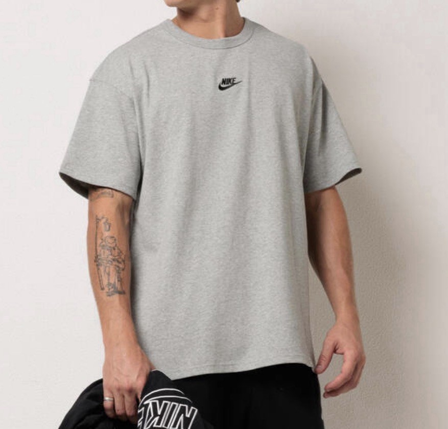 The Nike Tee Men's Embroidered Center Logo Heavy Crewneck T Shirt Gray Size L gallery