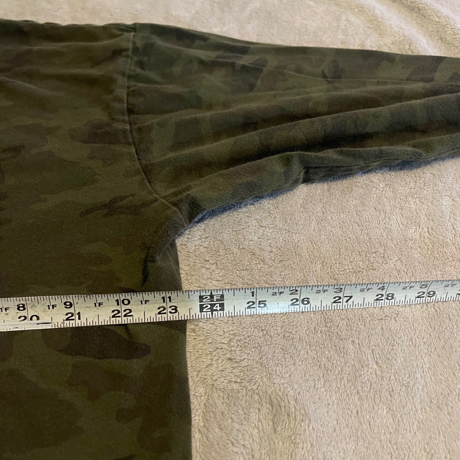 Caterpillar CAT Mens Camo Long Sleeve T-Shirt Green Camouflage Logo Size Large gallery