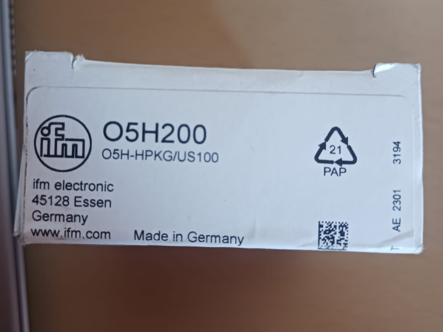 IFM O5H200 O5H-HPKG/US100 Diffuse reflection sensor with background suppression