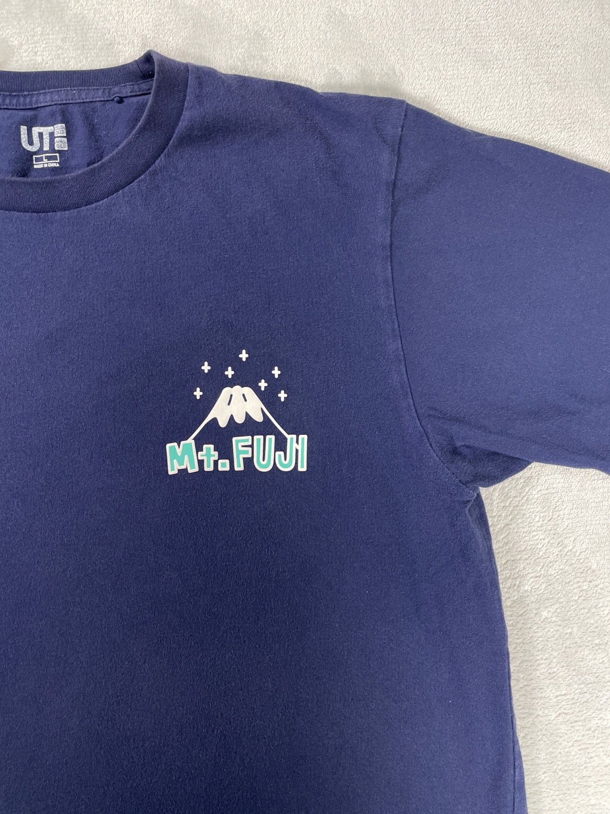 Uniqlo UT T-Shirt Mens L Navy Mt. Fuji Graphic Tee Japan Style Cotton gallery