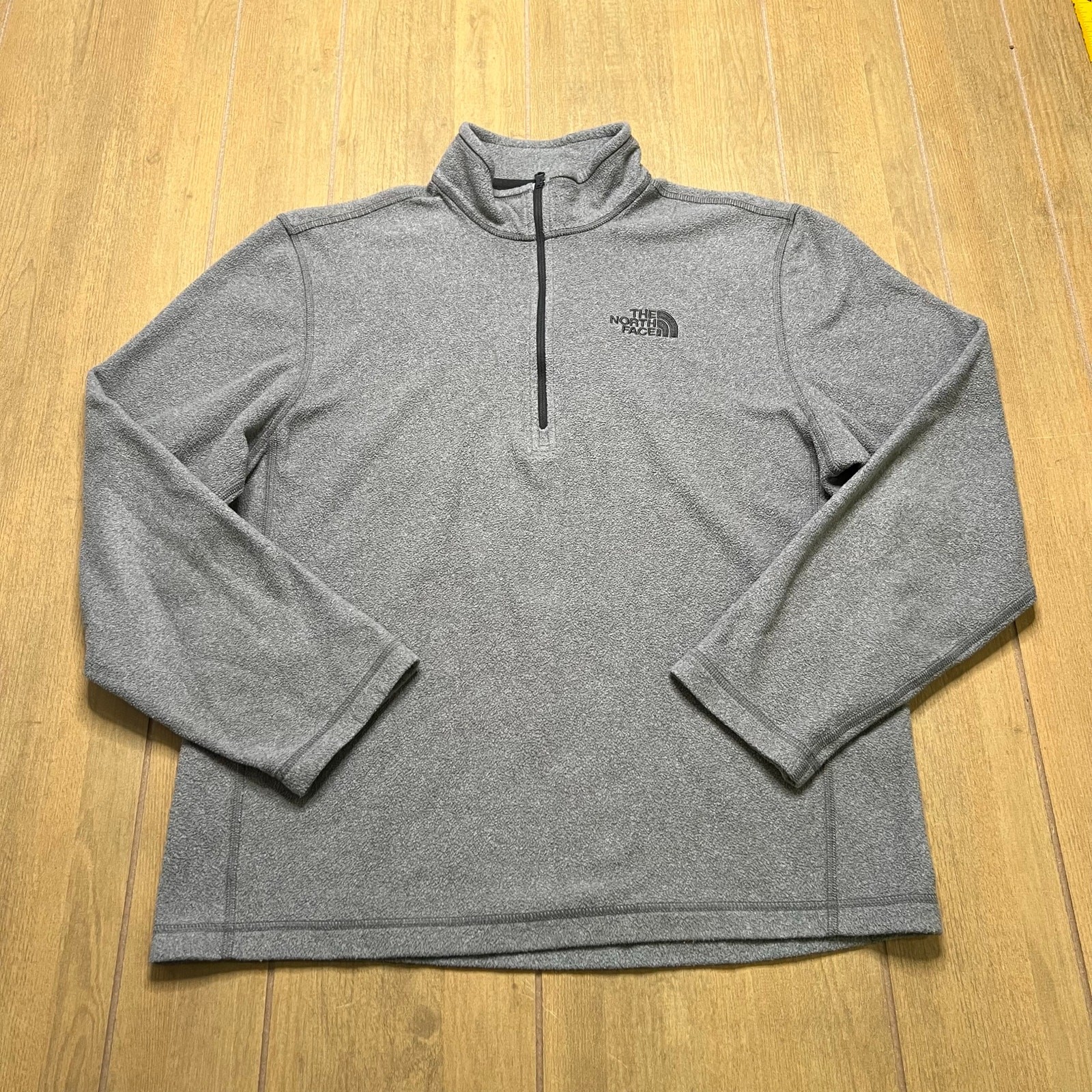 The North Face gray 1/4 zip lightweight pullover fleece jacket Men Sz M gallery